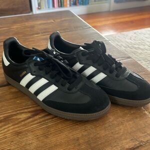Adidas Gender Inclusive Samba Sneakers (women size 7)